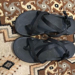 Womens z cloud chacos black size 9